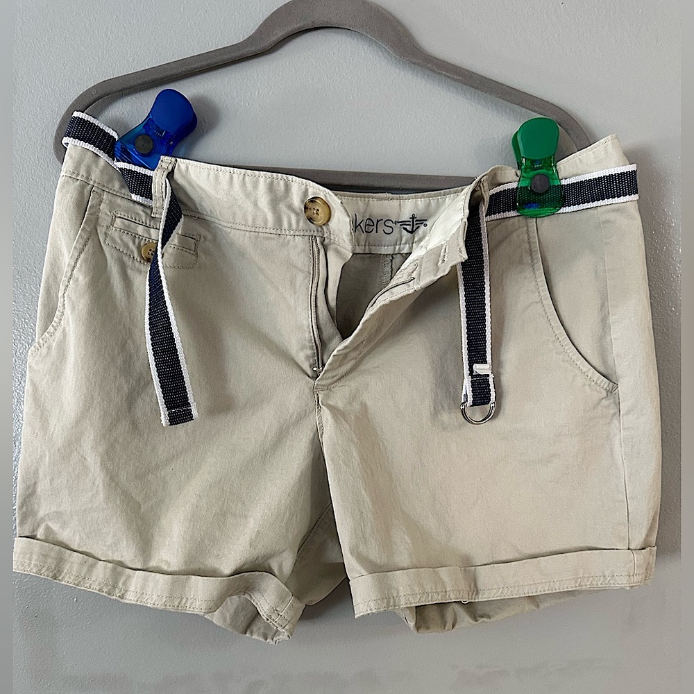 Women’s Dockers Khaki Shorts with Blue Belt Size US 14